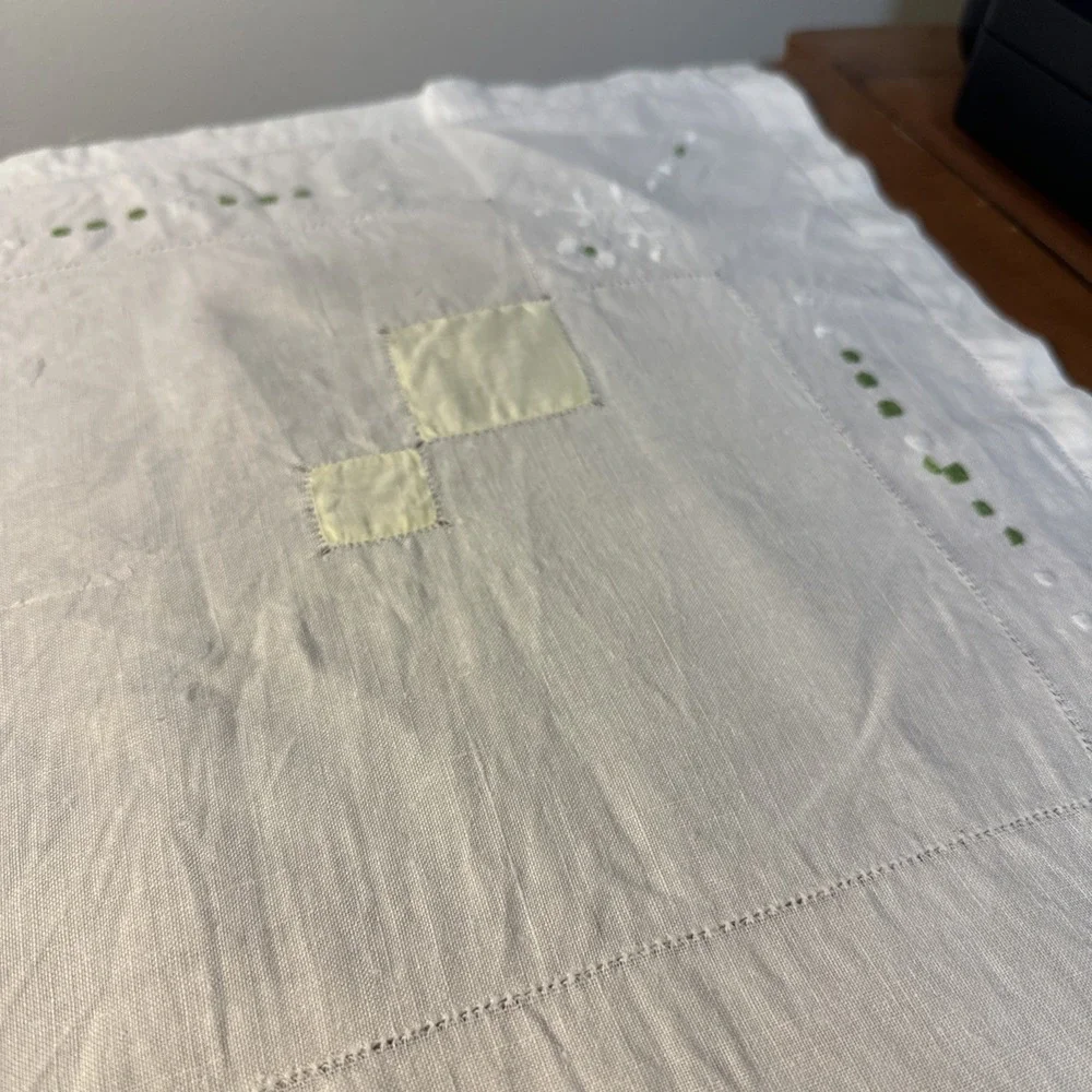 Vtg Hand Embroidered & Quilted Small Tablecloth‎ 32 By 32